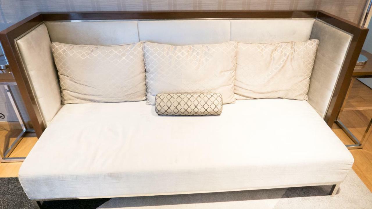Milano Versace Suites Makati City Exteriör bild