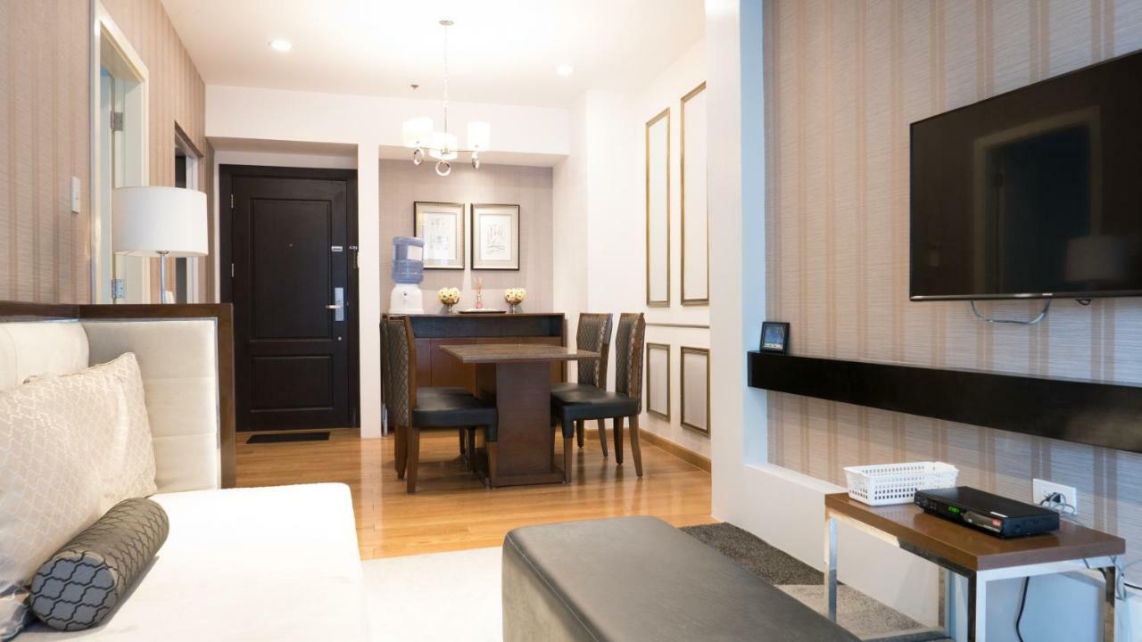 Milano Versace Suites Makati City Exteriör bild