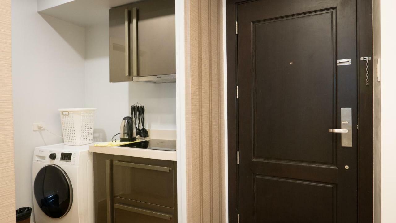 Milano Versace Suites Makati City Exteriör bild