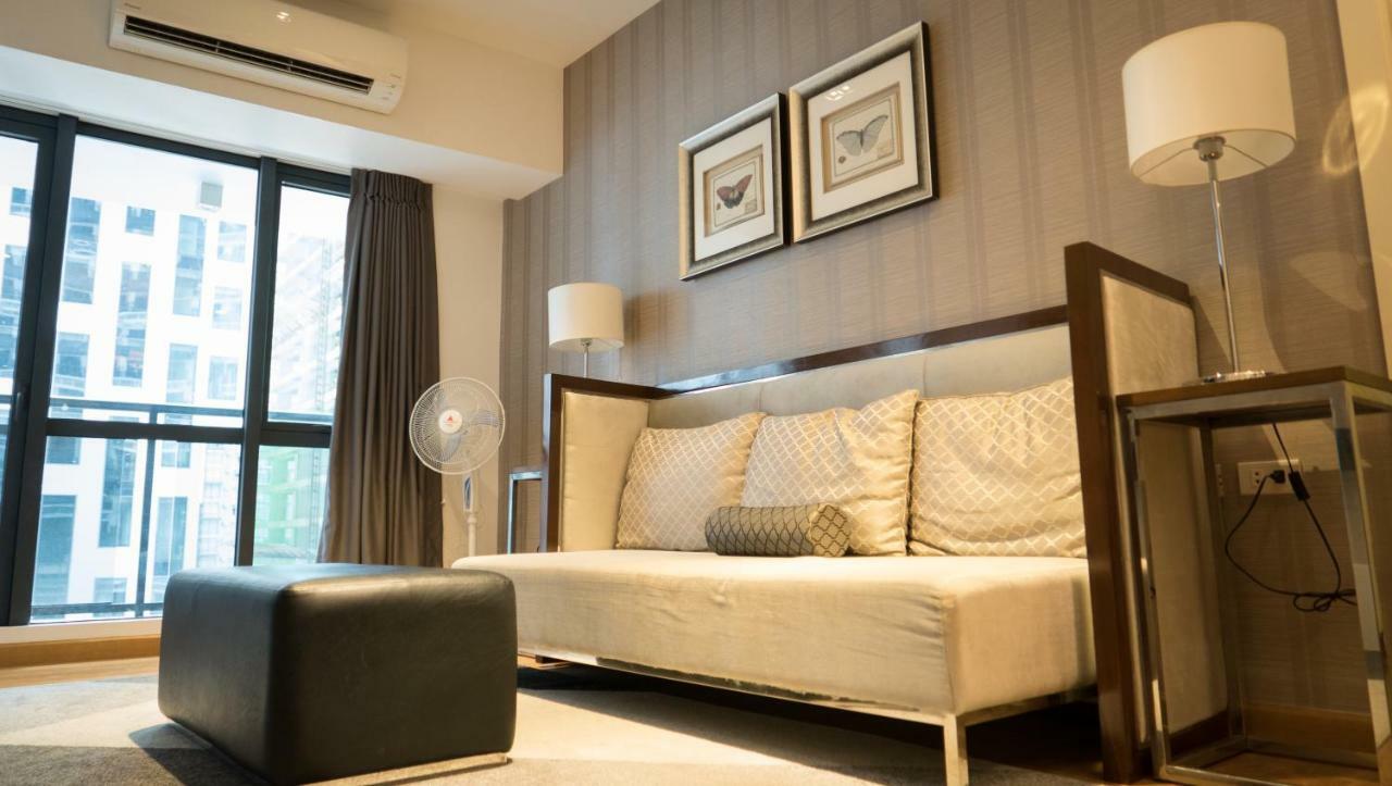 Milano Versace Suites Makati City Exteriör bild