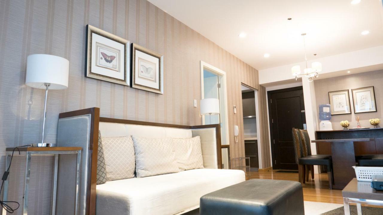 Milano Versace Suites Makati City Exteriör bild